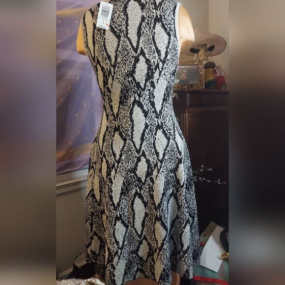 NWT Torrid Snake Print Knit Dress Size 0 L 12 (tagged) Rayon Stretch - Picture 3 of 13